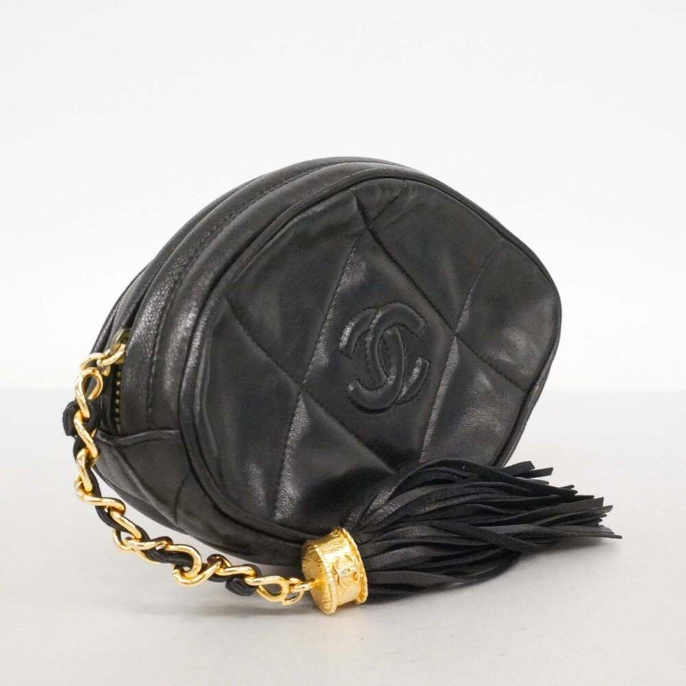 CHANEL Black Lambskin Leather Clutch Bag - Picture 2 of 10